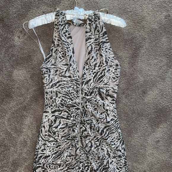 Dress worn once - Picture 6 of 8